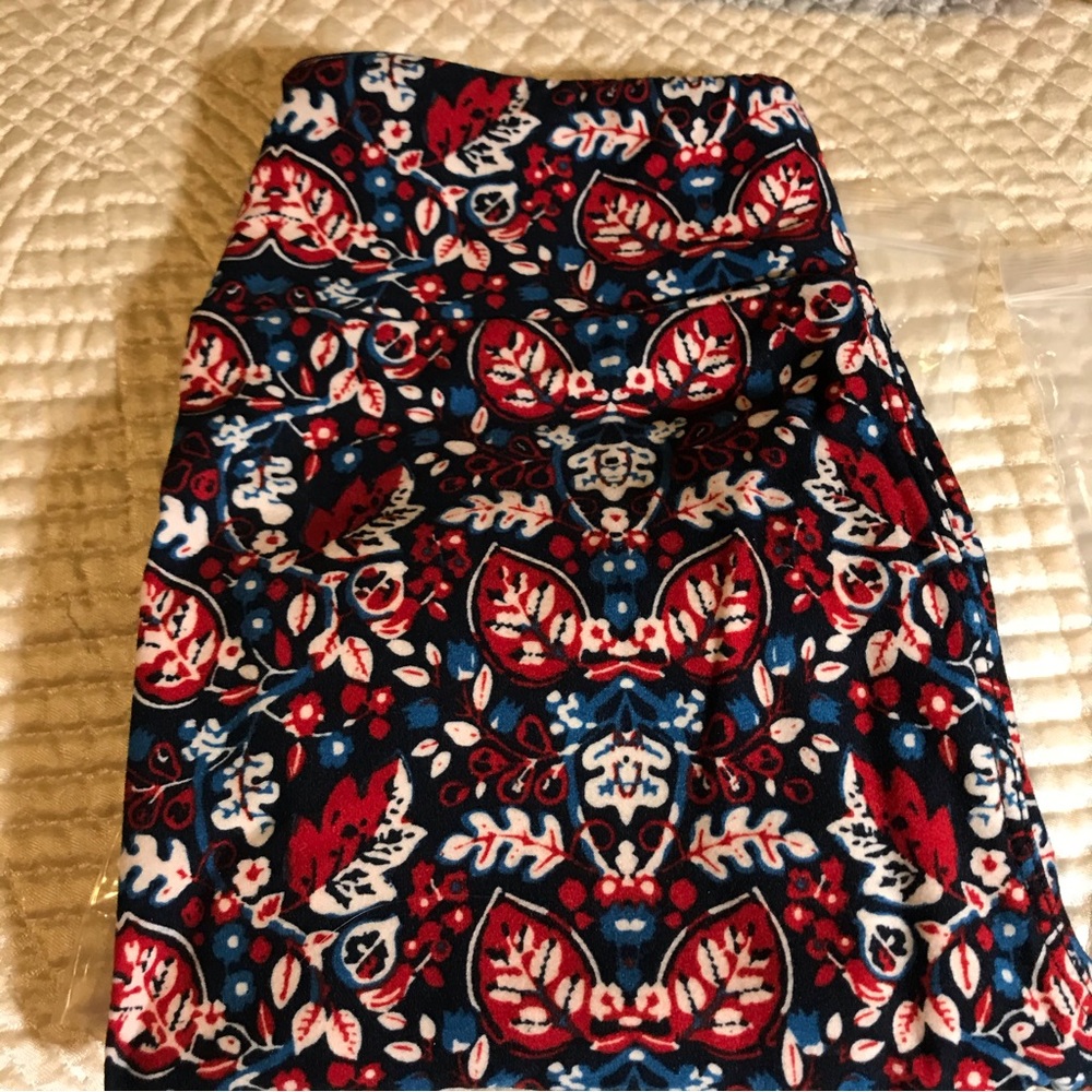 NEW Lularoes Tween Leggings (Kids size 8-14 Adults 00-0) Floral Patriotic